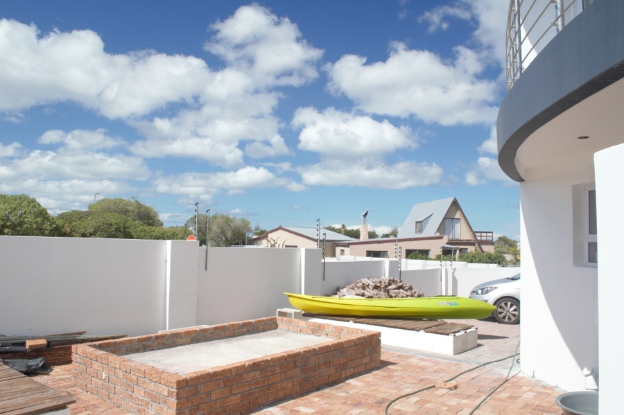 6 Bedroom Property for Sale in Perlemoenbaai Western Cape
